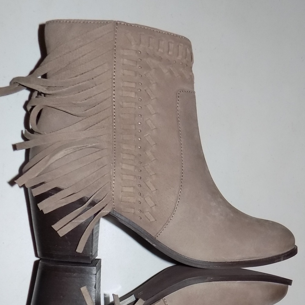 New Mia Elina leather Fringe boot Leather US 6.5
